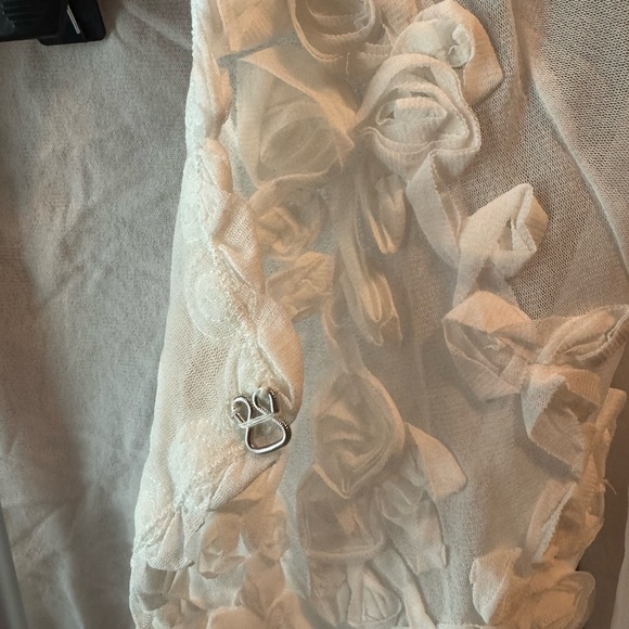 Chic White Floral Women's Blouse - Picture 3 of 8